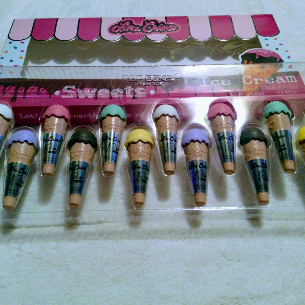 Lipstick - Picture 3 of 8